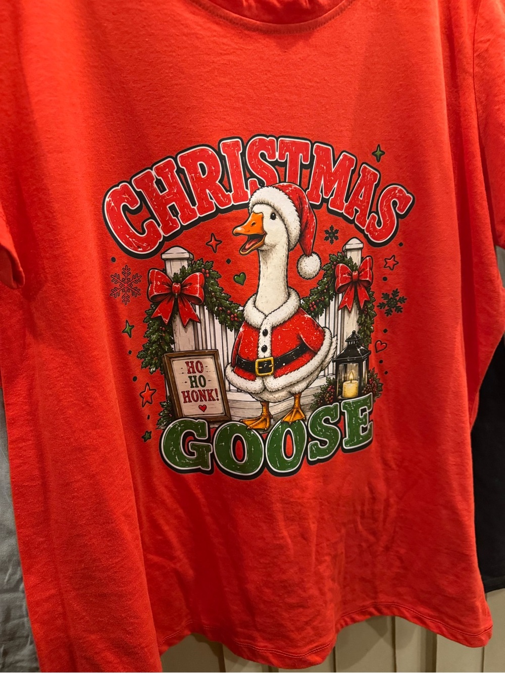Christmas Goose fitted Holiday T‑Shirt - Red